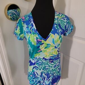Lilly Putlizer Vibrant Blue and Green Tropical Women's Top V Neck Size Small